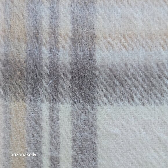 NWOT Cashmere Tan & Creme  Plaid Scarf - Picture 3 of 10